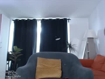 webcam girl queen_leylla live cam image #381406