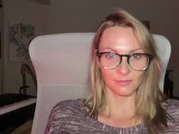 webcam girl kaileeshy live cam image #1940151