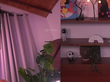 webcam girl nicdani_1 live cam image #12130052