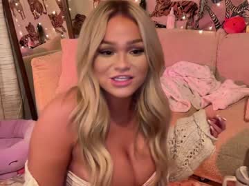 webcam girl ari_02 live cam image #8744436