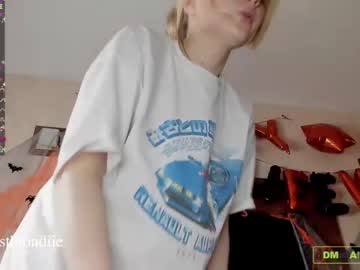 webcam girl bestblondiiecb live cam image #3998870