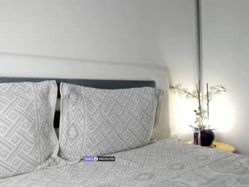 webcam girl intrigueeme live cam image #7306871