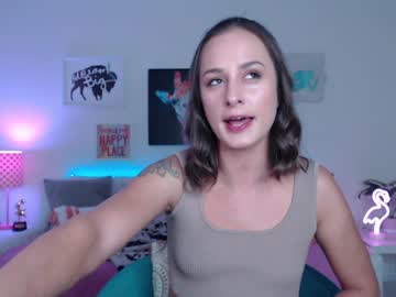 webcam girl holihurricane live cam image #3939609