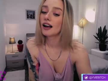 webcam girl _yvie_ live cam image #5843091
