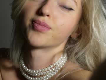 webcam girl yournaughtymiss live cam image #10281318