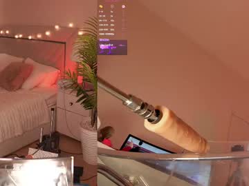 webcam girl emrataa_ live cam image #12507306