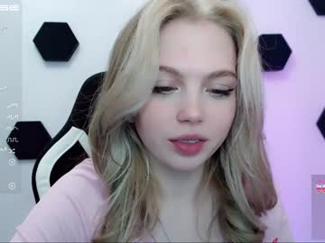webcam girl small_blondee live cam image #5444771