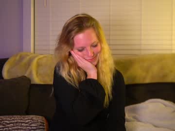 webcam girl crimsonxrapture live cam image #695663