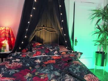 webcam girl audrey_ live cam image #8325908