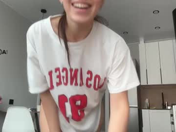 webcam girl suzyjames live cam image #12926640