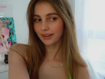 webcam girl fluffy_angel live cam image #10038626