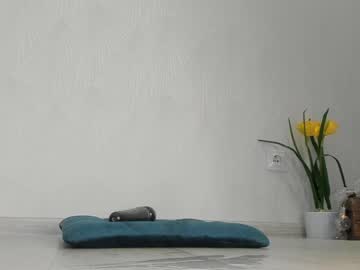 webcam girl kira_mask live cam image #4844269