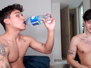 webcam man sebastiancollins live cam image #2085267