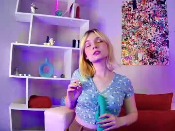 webcam girl katrinlolly live cam image #2805449