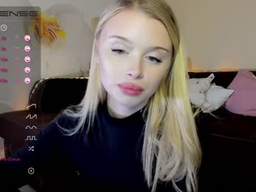 webcam girl blonde__outlaw live cam image #2638643