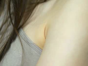 webcam girl peek_in_my_window live cam image #9878408