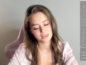 webcam girl brittcubitt live cam image #8699097