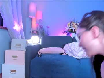 webcam girl littlee33 live cam image #6502451