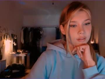 webcam girl bitter_moon live cam image #4570061
