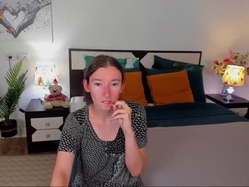 webcam girl catherinewalls live cam image #3614575
