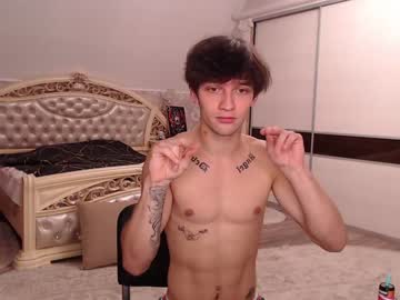 webcam man teddy_mode live cam image #7447882