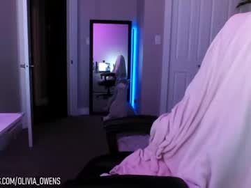 webcam girl oliviaowens live cam image #5610957