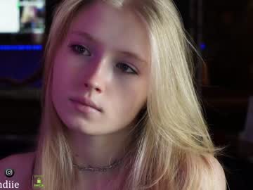 webcam girl bestblondiiecb live cam image #7708364