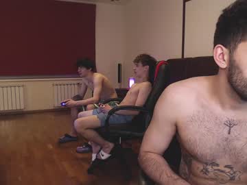 webcam man teddy_mode live cam image #892906