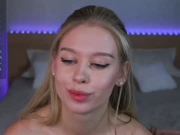 webcam girl aleksa_cutie live cam image #9708878
