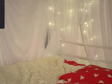 webcam girl mother__of__dragons live cam image #9368845