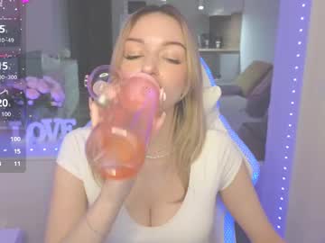 webcam girl margaretsweet1 live cam image #12393035