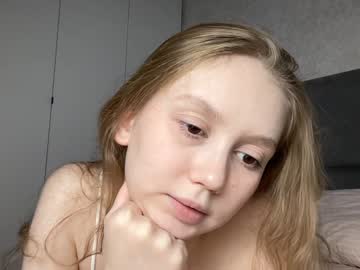 webcam girl lizzy_cutie live cam image #10839594