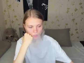webcam girl phoebepaw live cam image #9816959