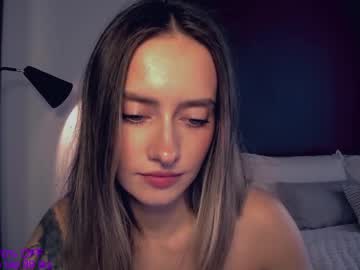 webcam girl yvie_ live cam image #10036605