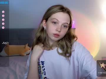 webcam girl small_blondee live cam image #6252517