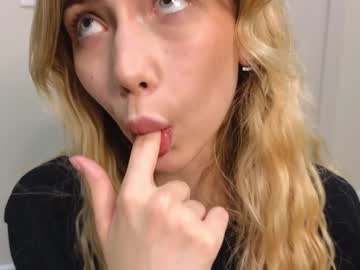 webcam girl rainauge live cam image #9769107