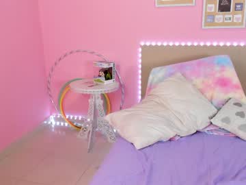 webcam girl little_effy18 live cam image #3508330