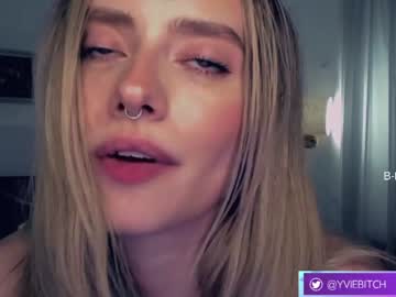 webcam girl _yvie_ live cam image #6481498