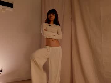 webcam girl hee_jeen live cam image #11519979