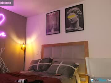webcam girl lindabluee live cam image #1997384