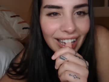 webcam girl chloekittenuk live cam image #9059918