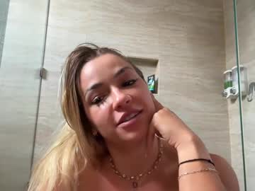 webcam girl hiiandrea live cam image #12815242