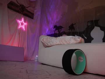 webcam girl lucy_gooosey live cam image #12318623