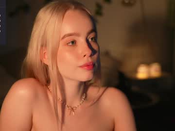 webcam girl mother__of__dragons live cam image #7508203