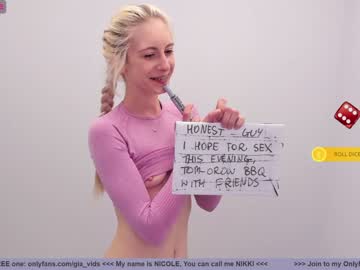webcam girl girl_i_am live cam image #2554590