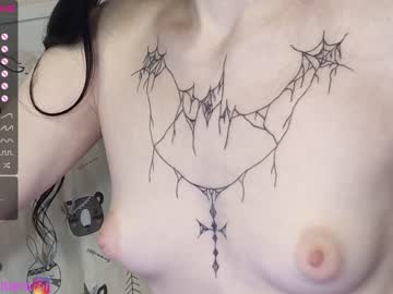 webcam girl stussy_montana live cam image #1384086