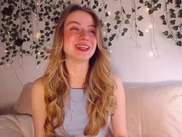 webcam girl lillpio live cam image #4339010