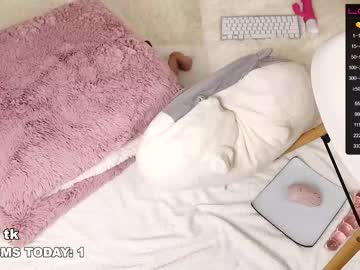 webcam girl curlylolly live cam image #4987080