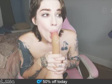 webcam girl aynmarie live cam image #6134963