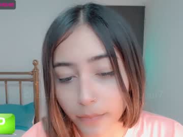 webcam girl gummy_bear7 live cam image #814732